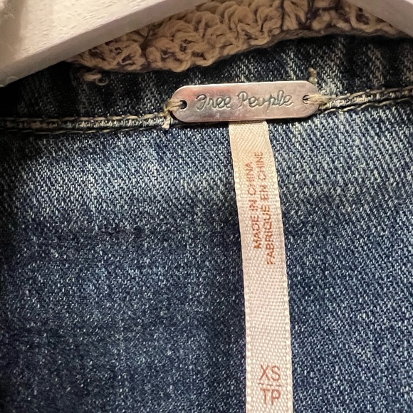 Free People denim jacket with hood xs - Picture 2 of 6